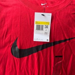 NWT NIKE men’s size small tshirt